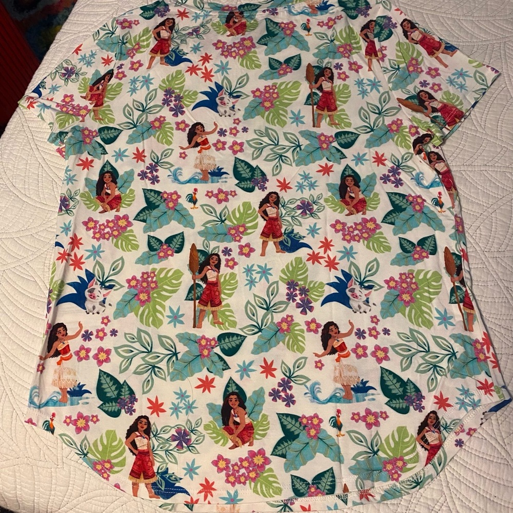 Posh Peanut Disney Moana Tropical Women’s V-neck, NWT, XS - Picture 2 of 4